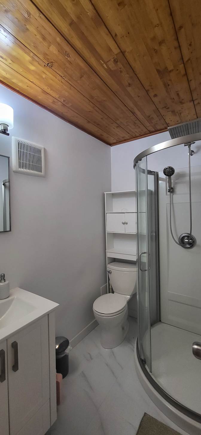 Jeremy J Young's room