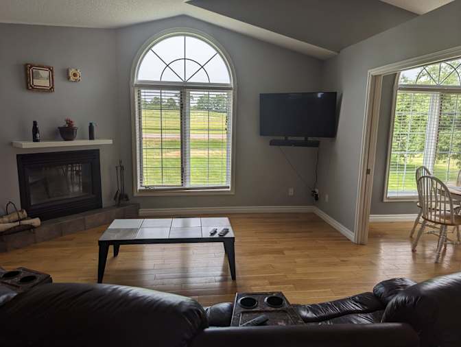 MOHADESE AMINI's room