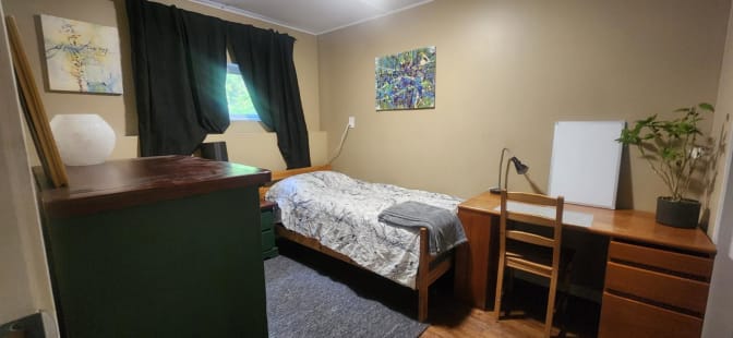 Photo of Brooks's room
