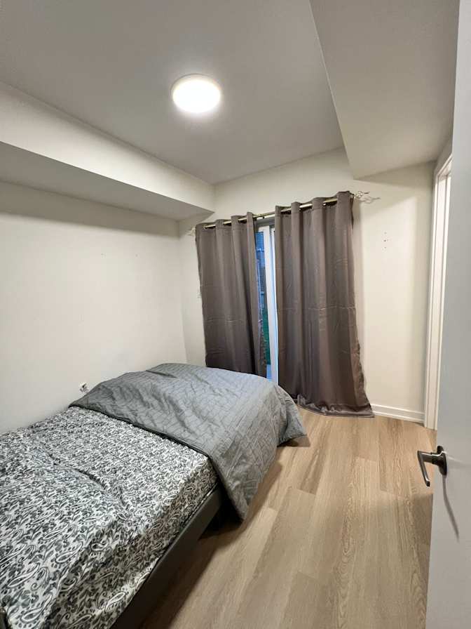 OYEYEMI IDRIS's room