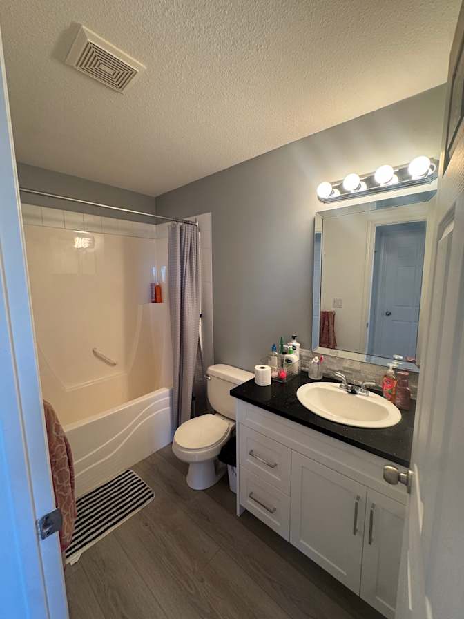 rhonda Janson's room