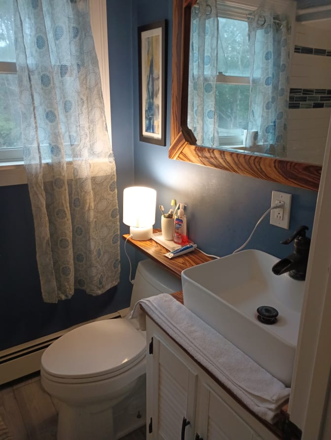 Photo of Please Read Profile's room