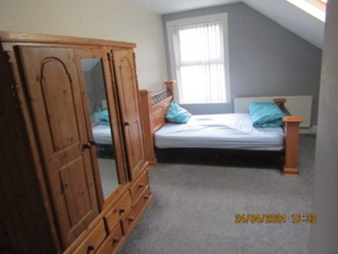 Photo of Nissi's room