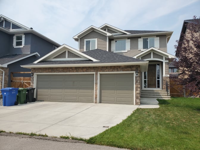 Long (Tony) Duong's room