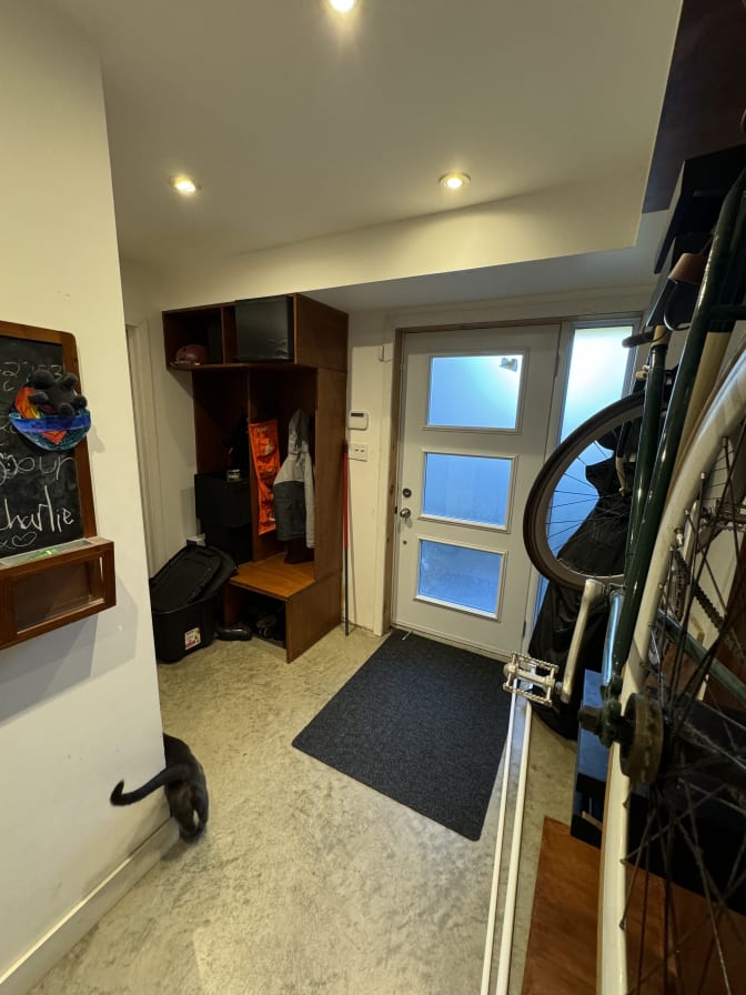 Ahier, Martine's room