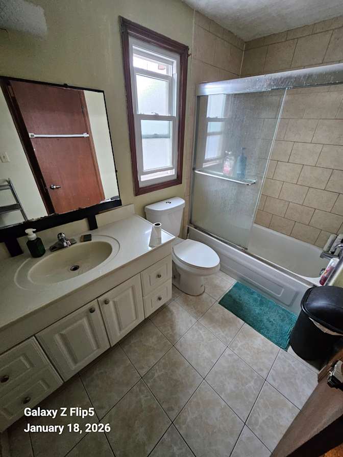 Oliver Marlon Santos's room