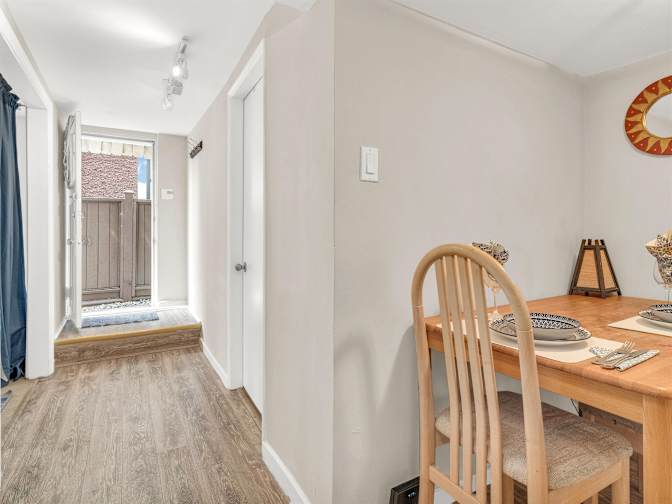 Photo of Tom (Langara Share House)'s room