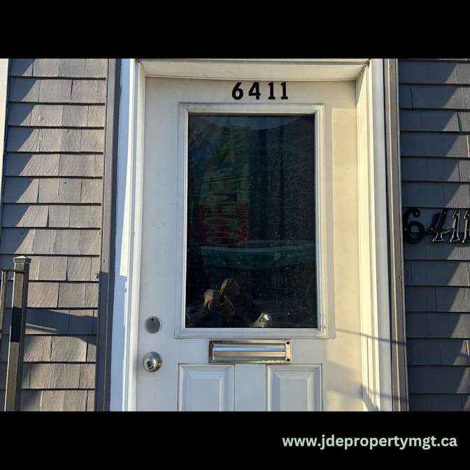 JDE Property Management Inc.'s room