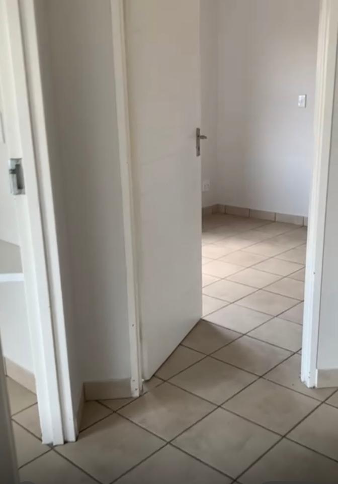 Photo of Gomotsegang's room