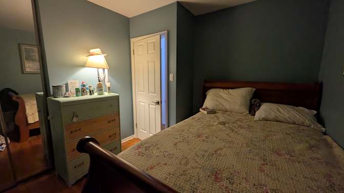 Stephanies' Room's room