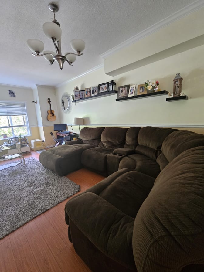 Abril Mendoza cordova's room