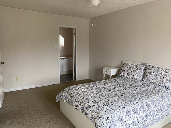 Nirvana Arfaei's room