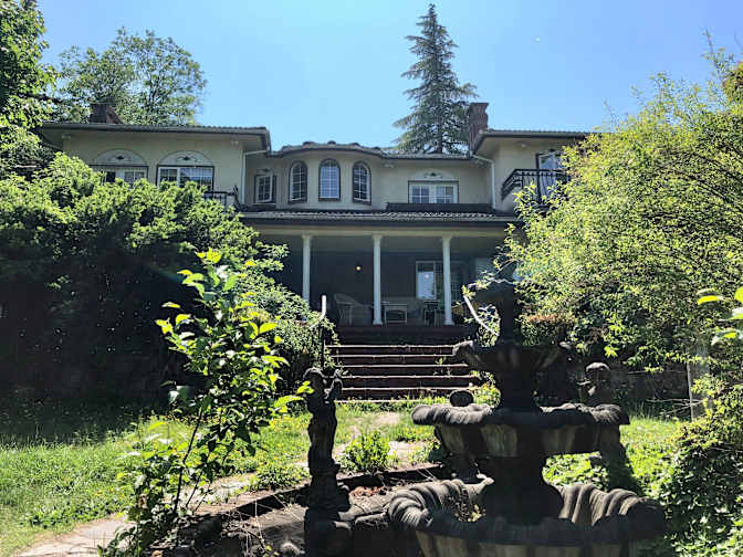 Photo of Queer Castle's room