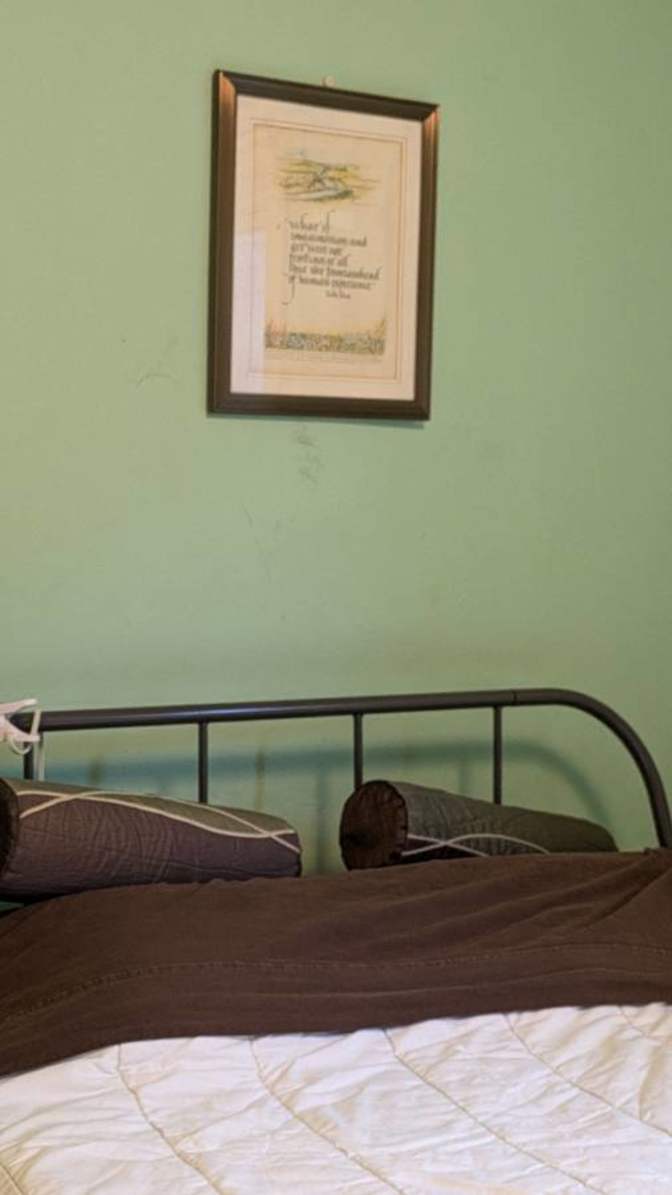 Gordon MacNeill's room