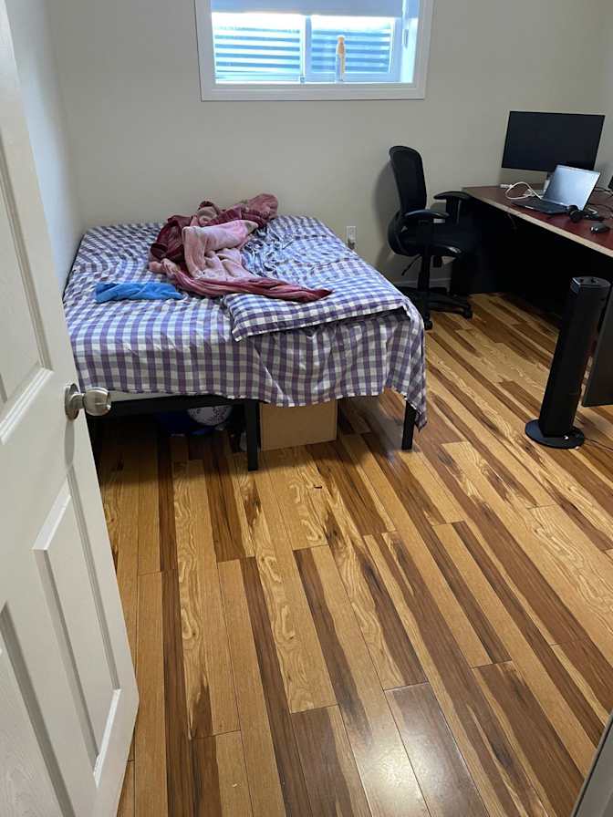 Numair Sheikh's room