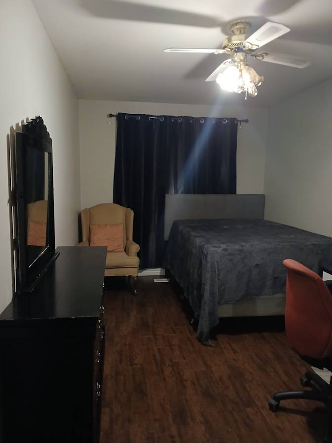 Shevon thomad's room