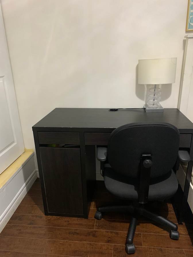 Photo of Glen Dee's room