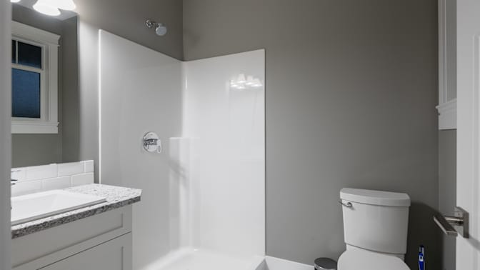 Student Housing by Sun Porch Homes Ltd.'s room