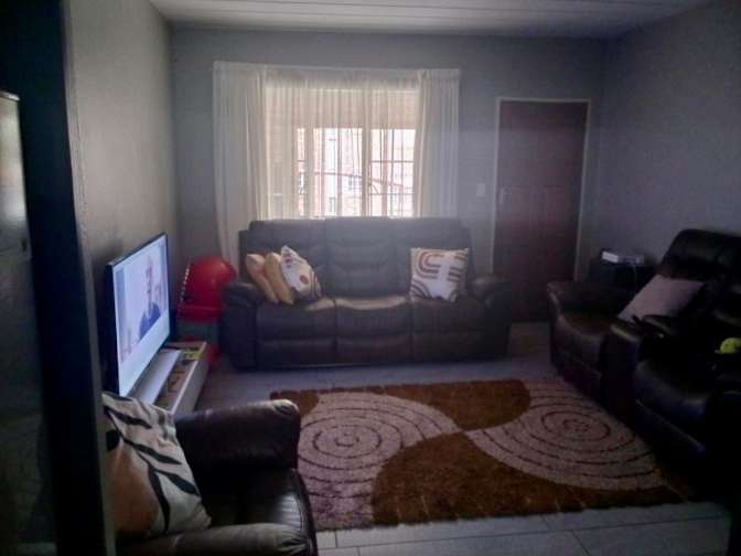 Photo of Sinethemba's room