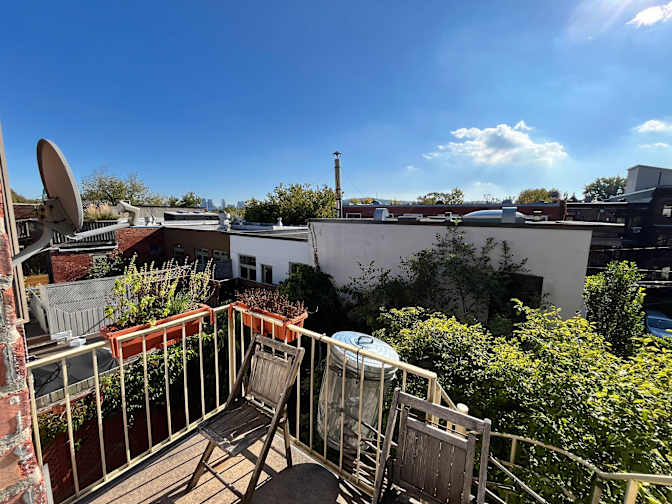 Vanessa Lakhdar's room