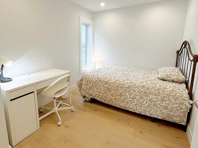 Photo of Shahram's room