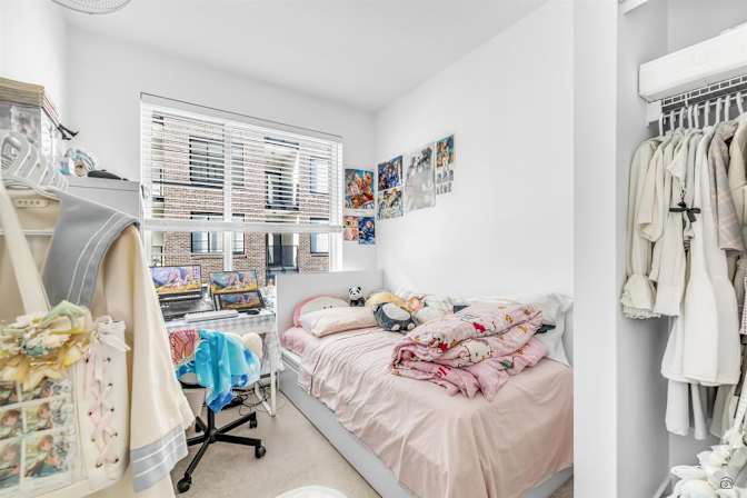 CELINE NGUYEN's room