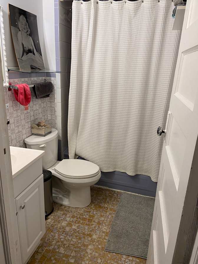 Carrie-Anne Pidgeon's room