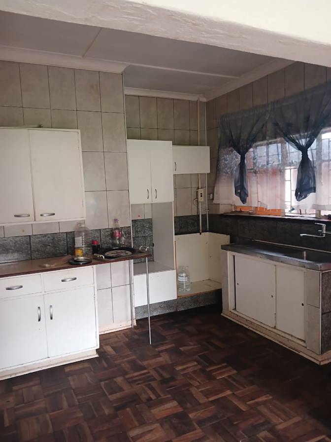 Photo of HUBERTHA's room