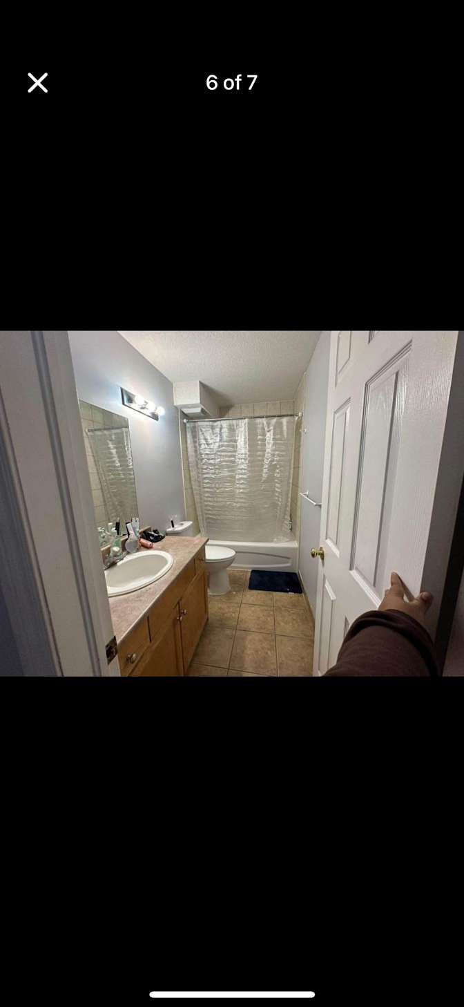 Aaron  Richard's room