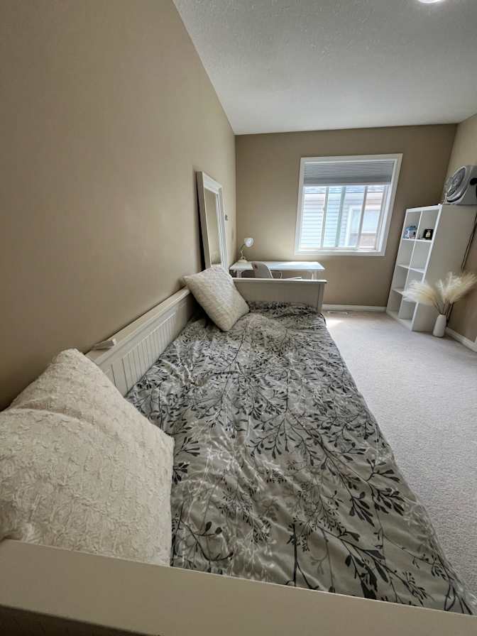Photo of Roza Sam's room