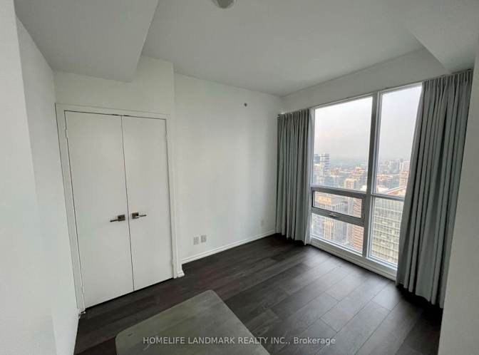 Campo Real Estate's room