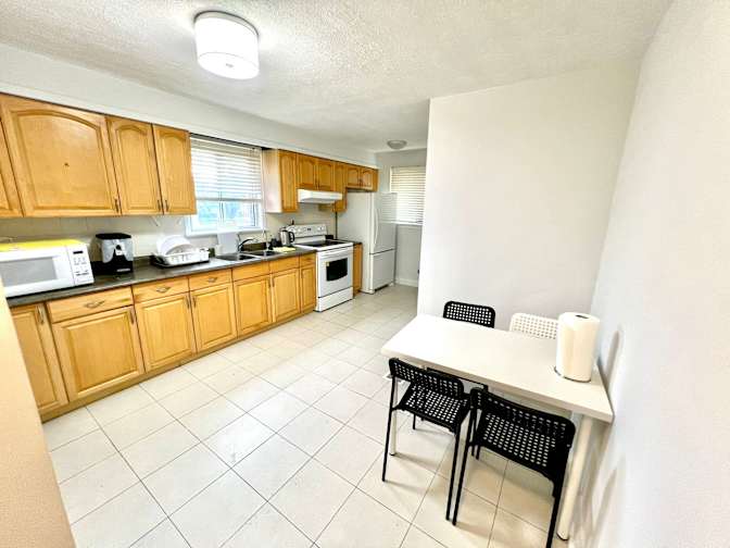 EKC Homestay Toronto's room