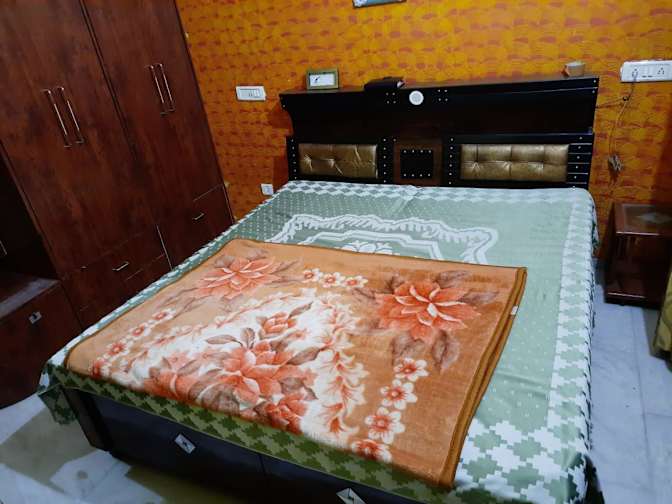 Photo of anil sood's room