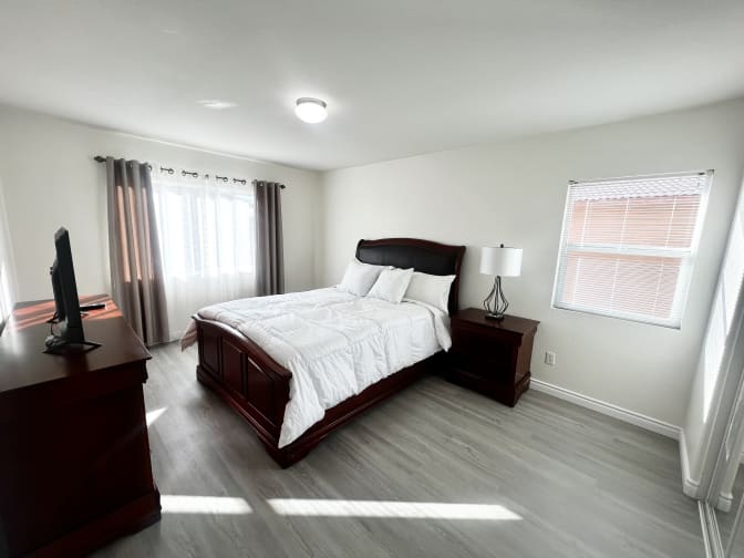 Photo of Alta Loma Room for Rent / Modern's room