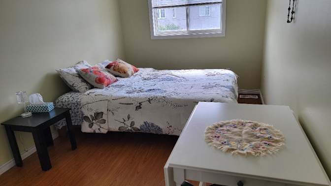 FOROUGH RAHMATI's room