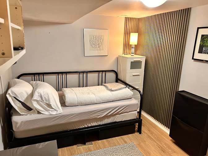 Nick Sarkovski's room