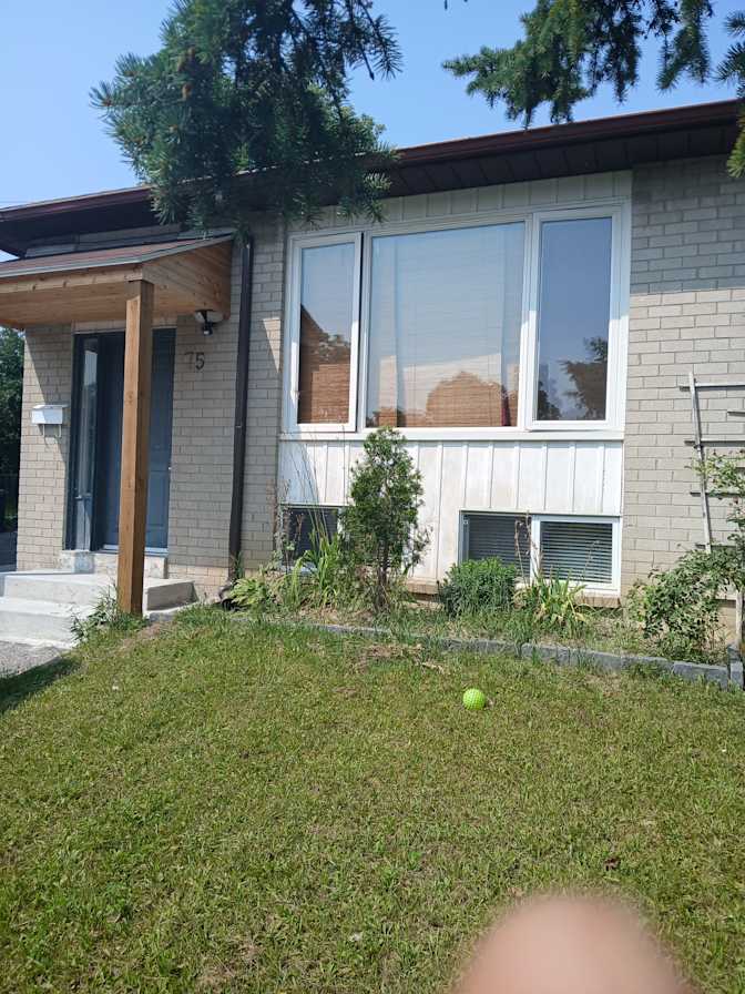 Shevon thomad's room