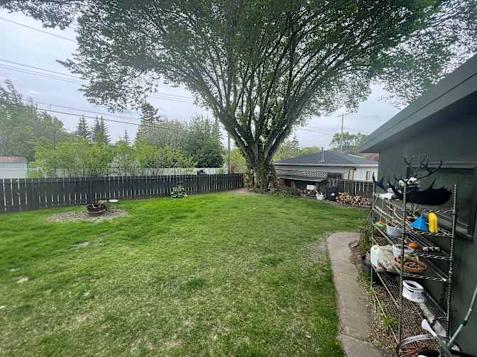 Chris J MacDonald's room