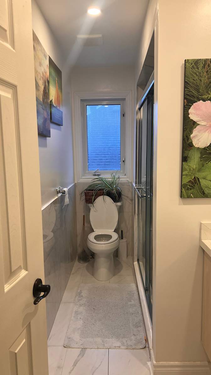 Gladys Edun I.'s room