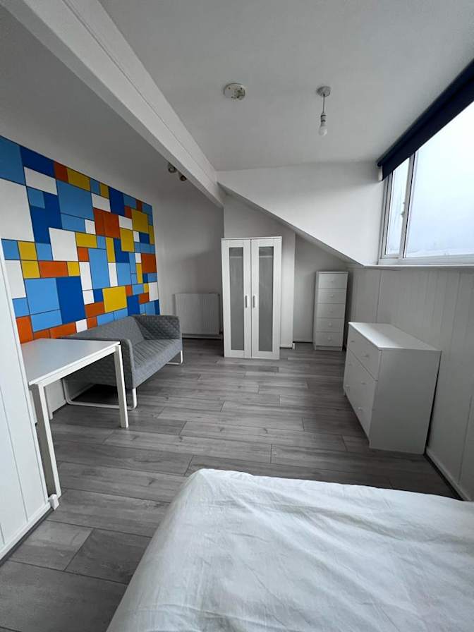 Photo of DAVE's room
