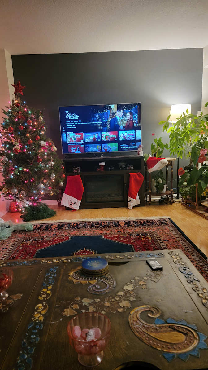 FOROUGH RAHMATI's room