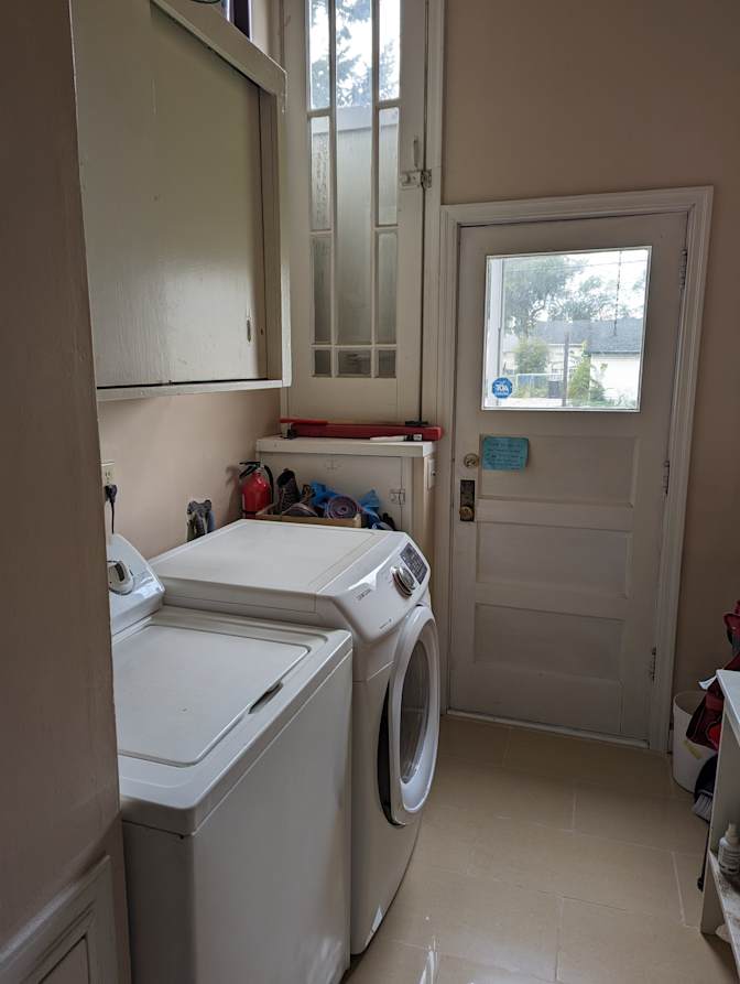 Photo of Ken's room