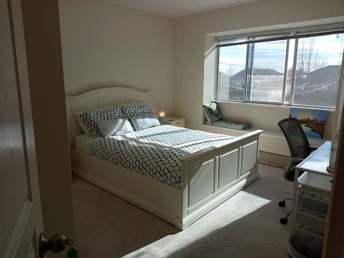 Cléo and Carl's room