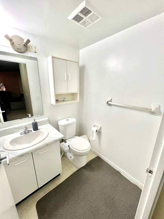 EKC Homestay Toronto's room