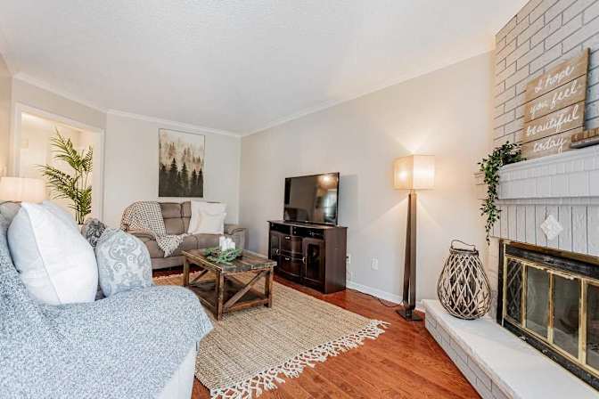 Tolobi Rental's room