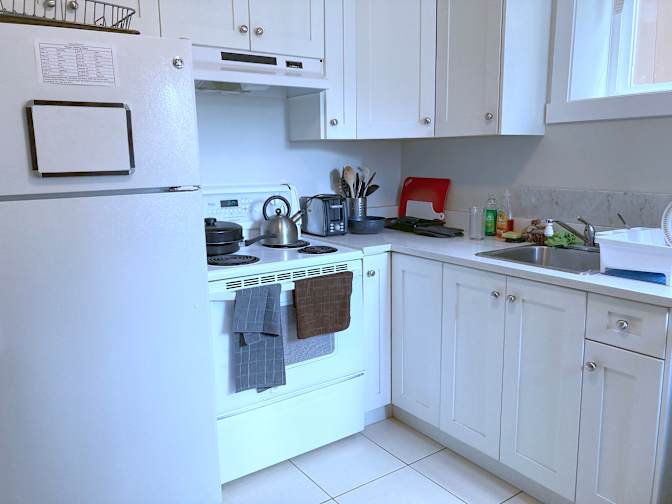 Safe Stay Vancouver's room