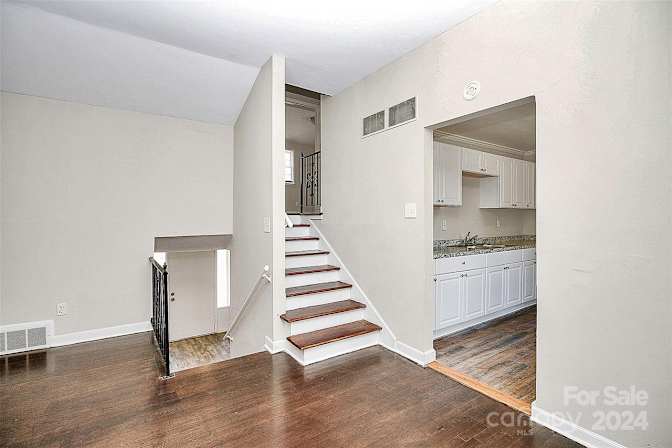Photo of housearchnc's room