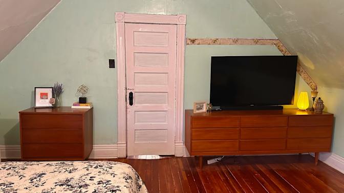 Matthew Jacobi's room