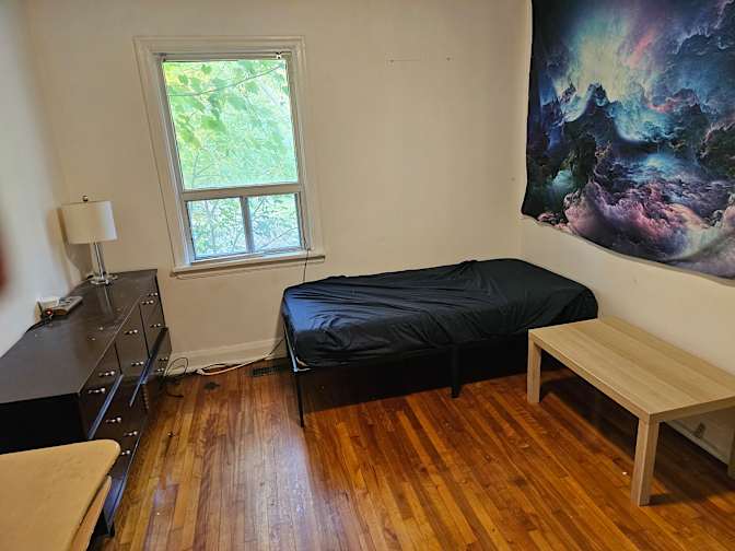 Photo of Achilles's room