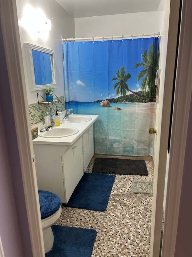 Roxanne Corbeau's room